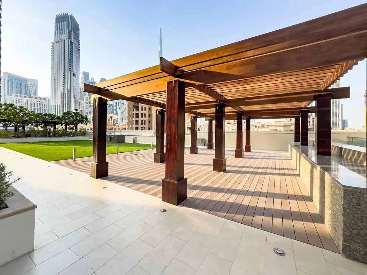 Lavish Saafe House With Full Burj Khalifa View From All Rooms - Amazing Balcony Setup - Infinity Pool - Near Dubai Mall Downtown Apartmán