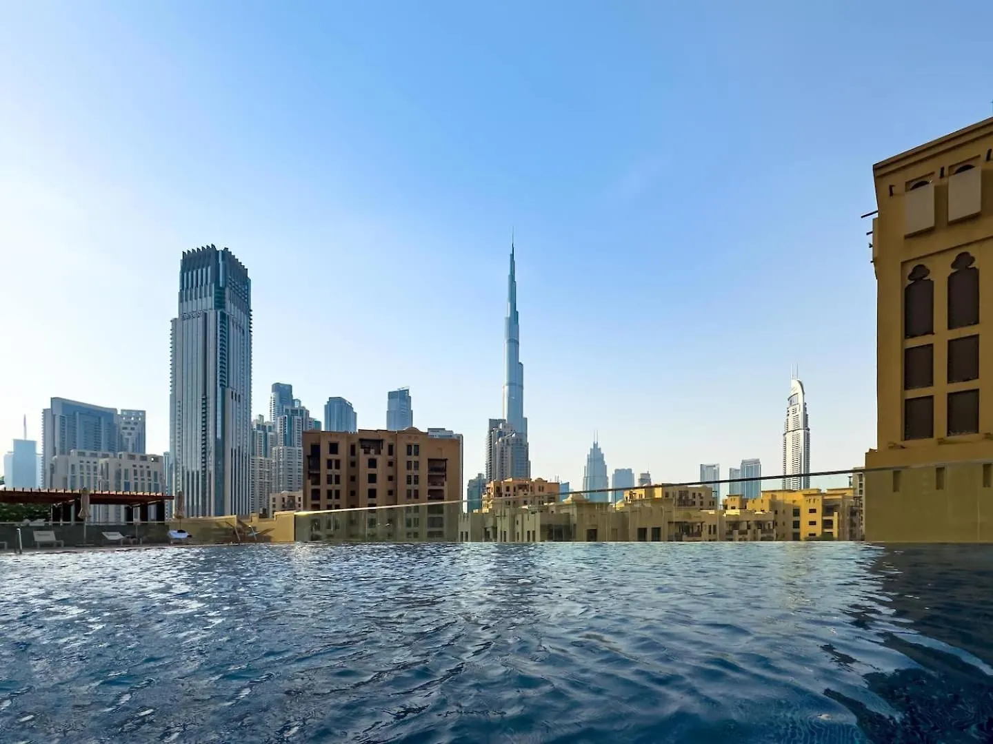 Lavish Saafe House With Full Burj Khalifa View From All Rooms - Amazing Balcony Setup - Infinity Pool - Near Dubai Mall Downtown Apartmán